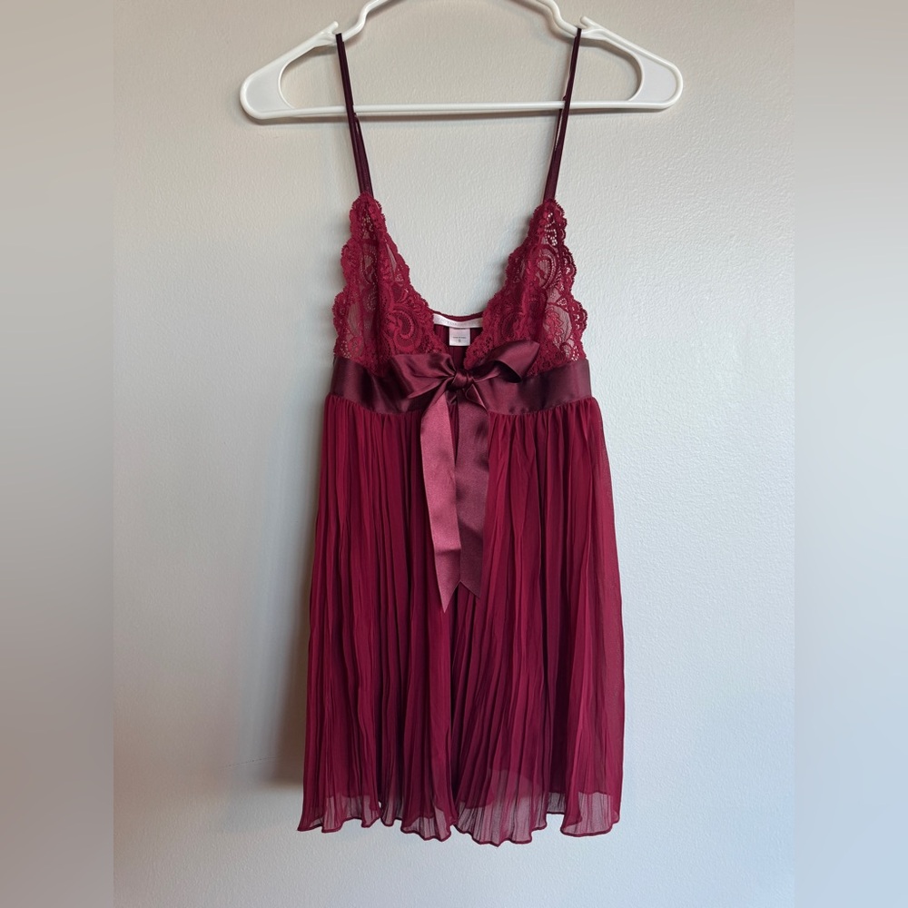 Victoria's Secret Pleated Babydoll Lingerie Nightie Maroon Burgundy Lace Bow S